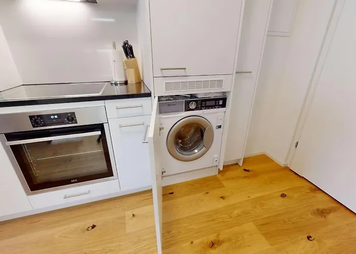 Amazing In Centre - Sun8